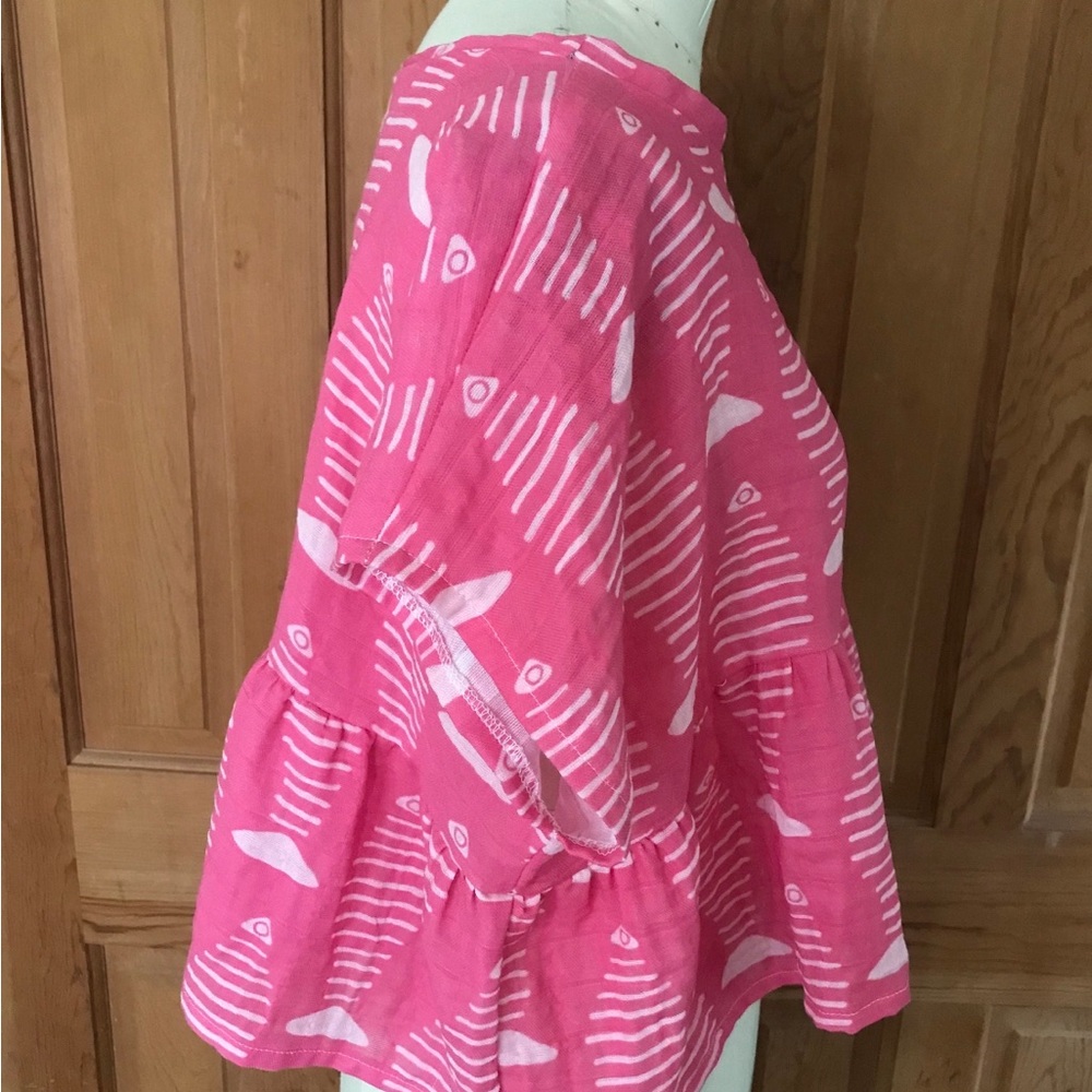 Pink Gauze Ruffled Top NWT NEW Size Medium, Summer Beachy Top with Fish Print. - Picture 5 of 7